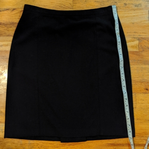 Limited Stretch Black Skirt - Picture 4 of 5